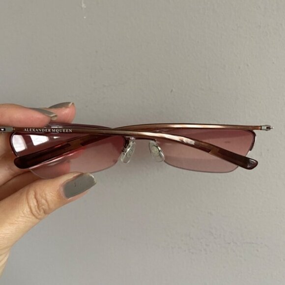 Vintage Y2K Alexander McQueen Pink Rectangular Sunglasses - SMALL, made in Japan - Picture 10 of 11